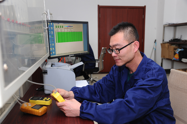 神達礦山儀器檢測有限公司員工使用KA8316型一氧化碳報警儀